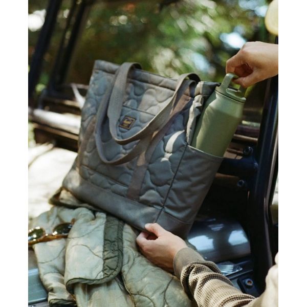 Herschel Heritage™ Quilted Capsule Tote Black